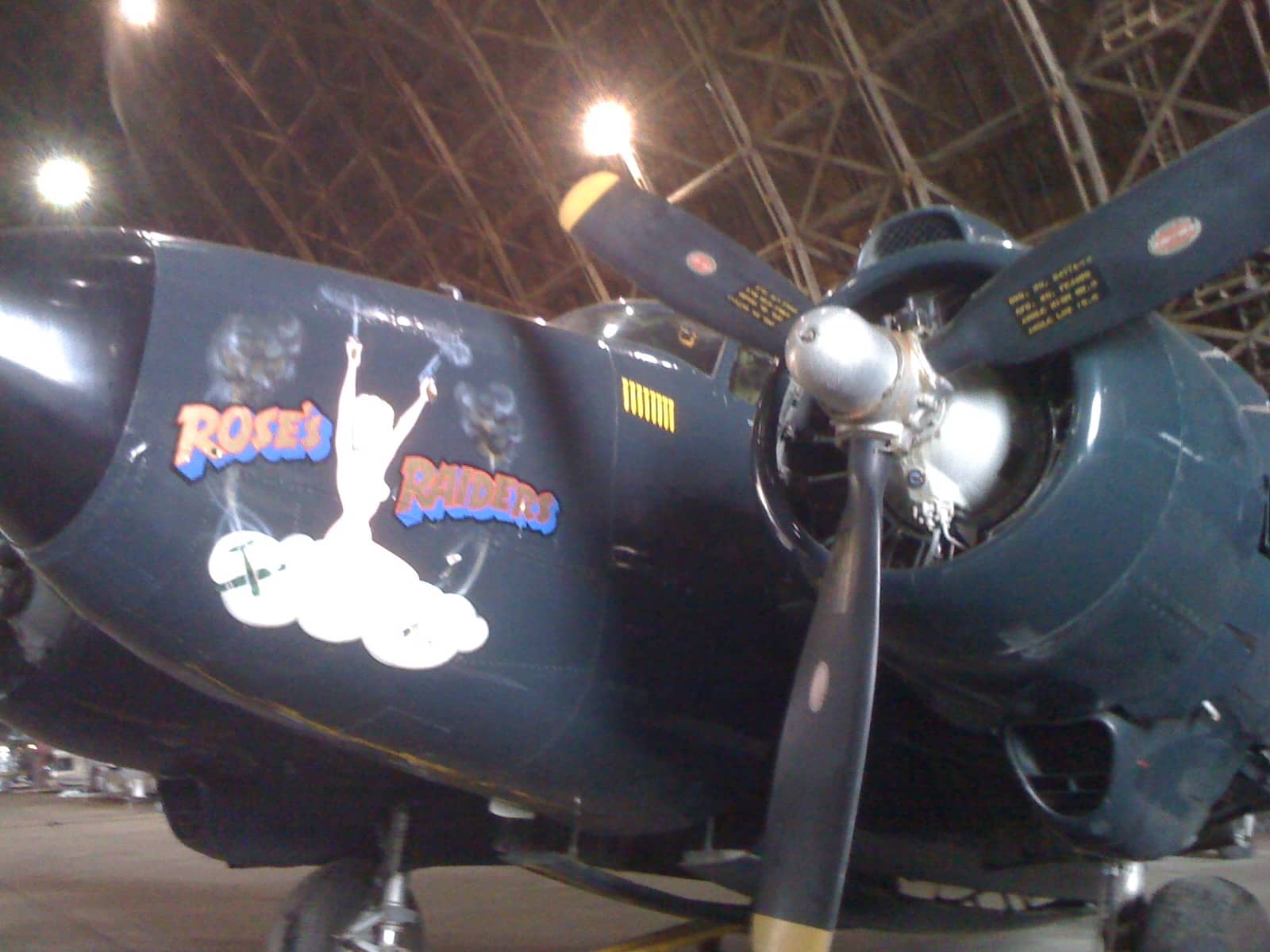 ww2-wasp-airplane nose art