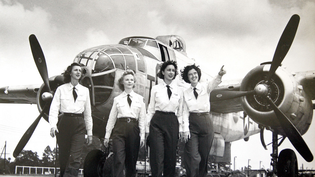 WASP four pilots in whtie shirt 1024x575 1